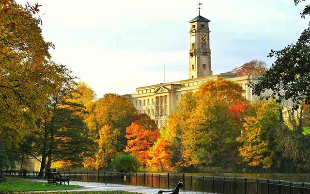 den-nottingham-du-khach-du-lich-anh-nhu-lac-vao-mot-khu-vuon-co-tich